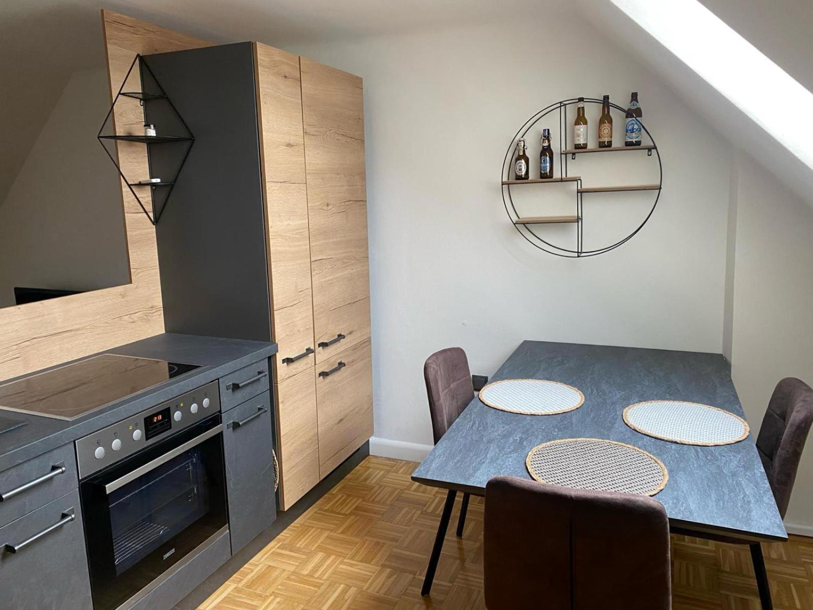 Schoenes Apartment Mit Aussicht Ueber Graz Bagian luar foto