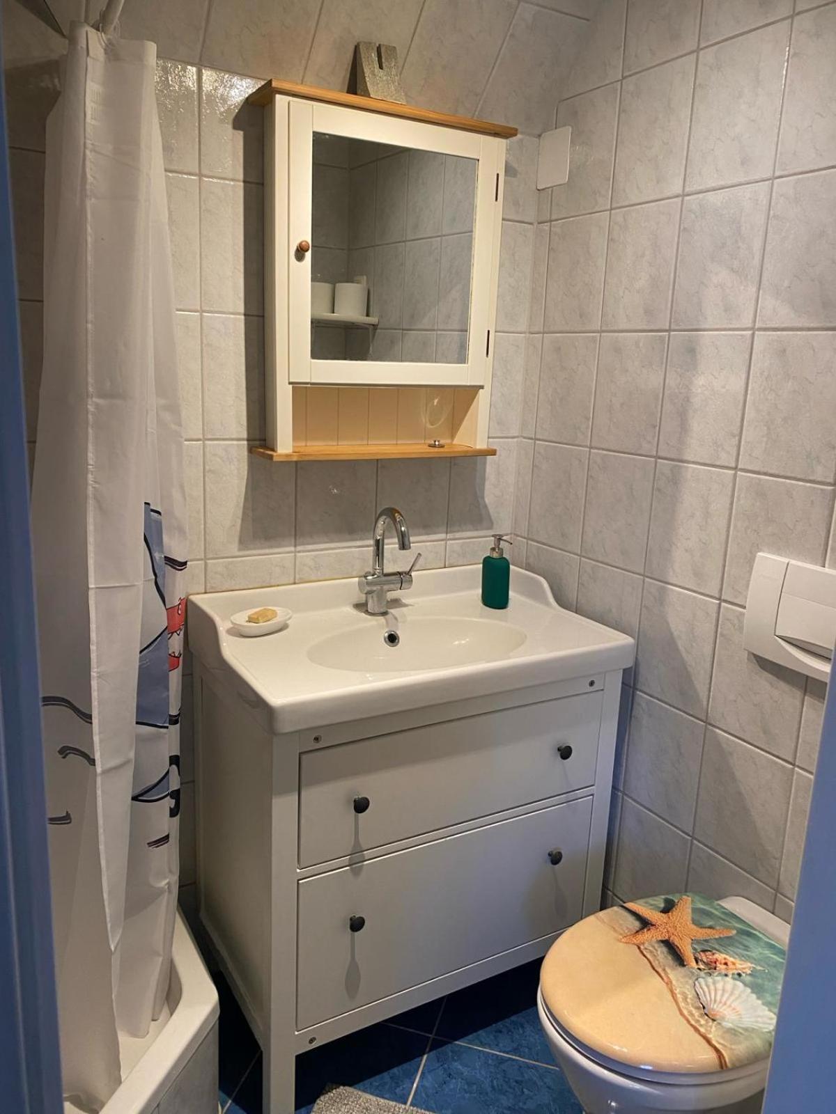 Schoenes Apartment Mit Aussicht Ueber Graz Bagian luar foto