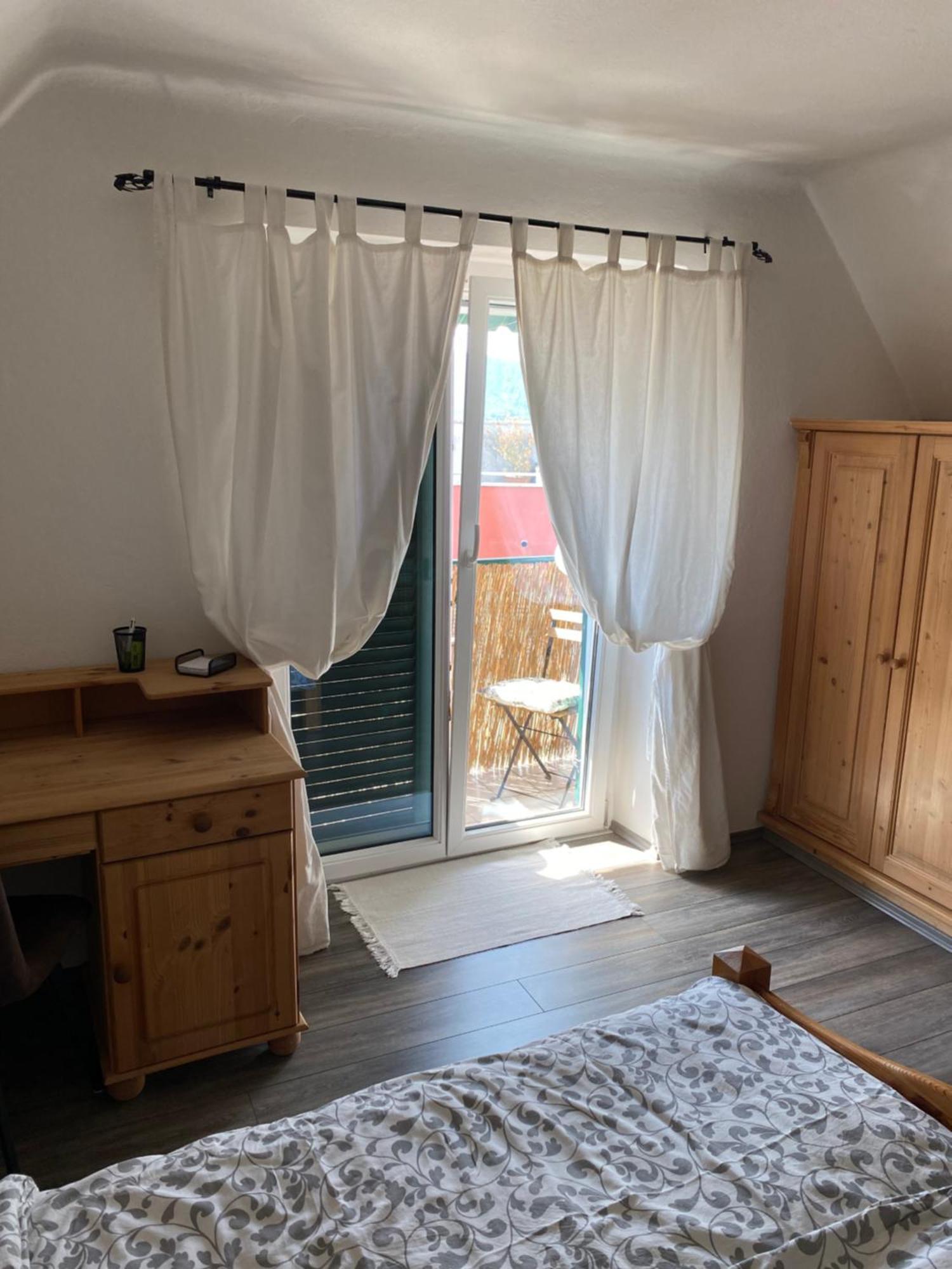 Schoenes Apartment Mit Aussicht Ueber Graz Bagian luar foto